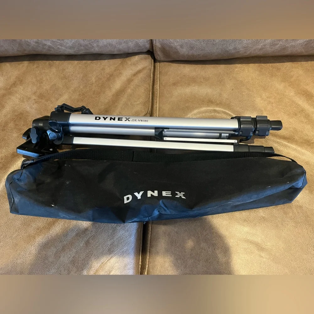 Dynex lightweight tripod